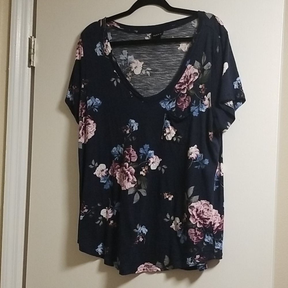 Navy blue floral torrid shirt